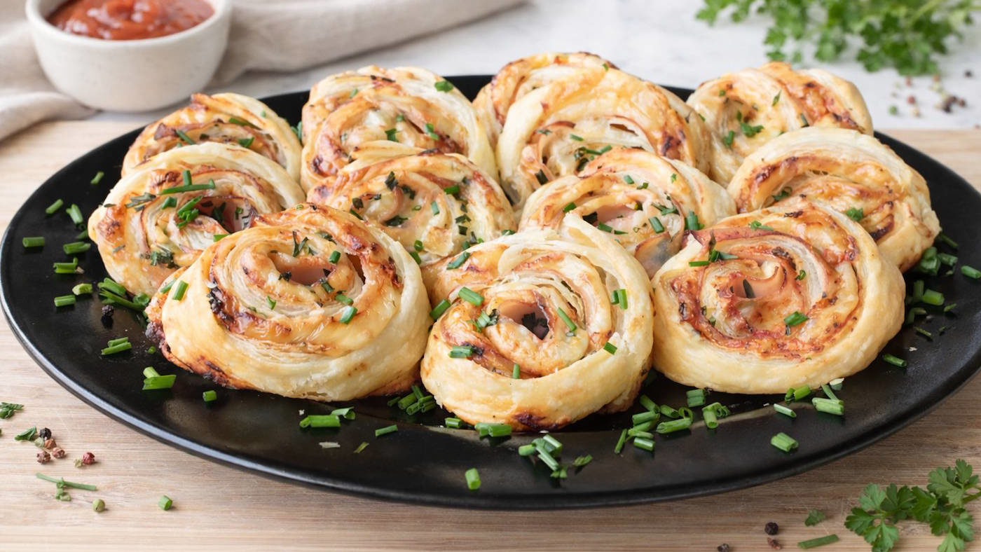 slimaczki z ciasta francuskiego z szynka_1