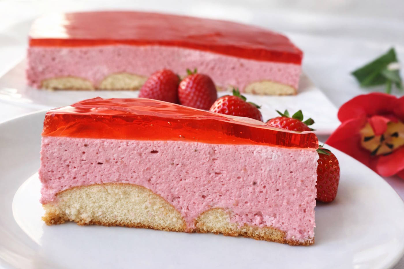 Ciasto z musem truskawkowym bez pieczenia