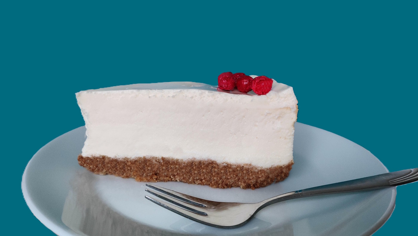 Sernik z polewą ze śmietany